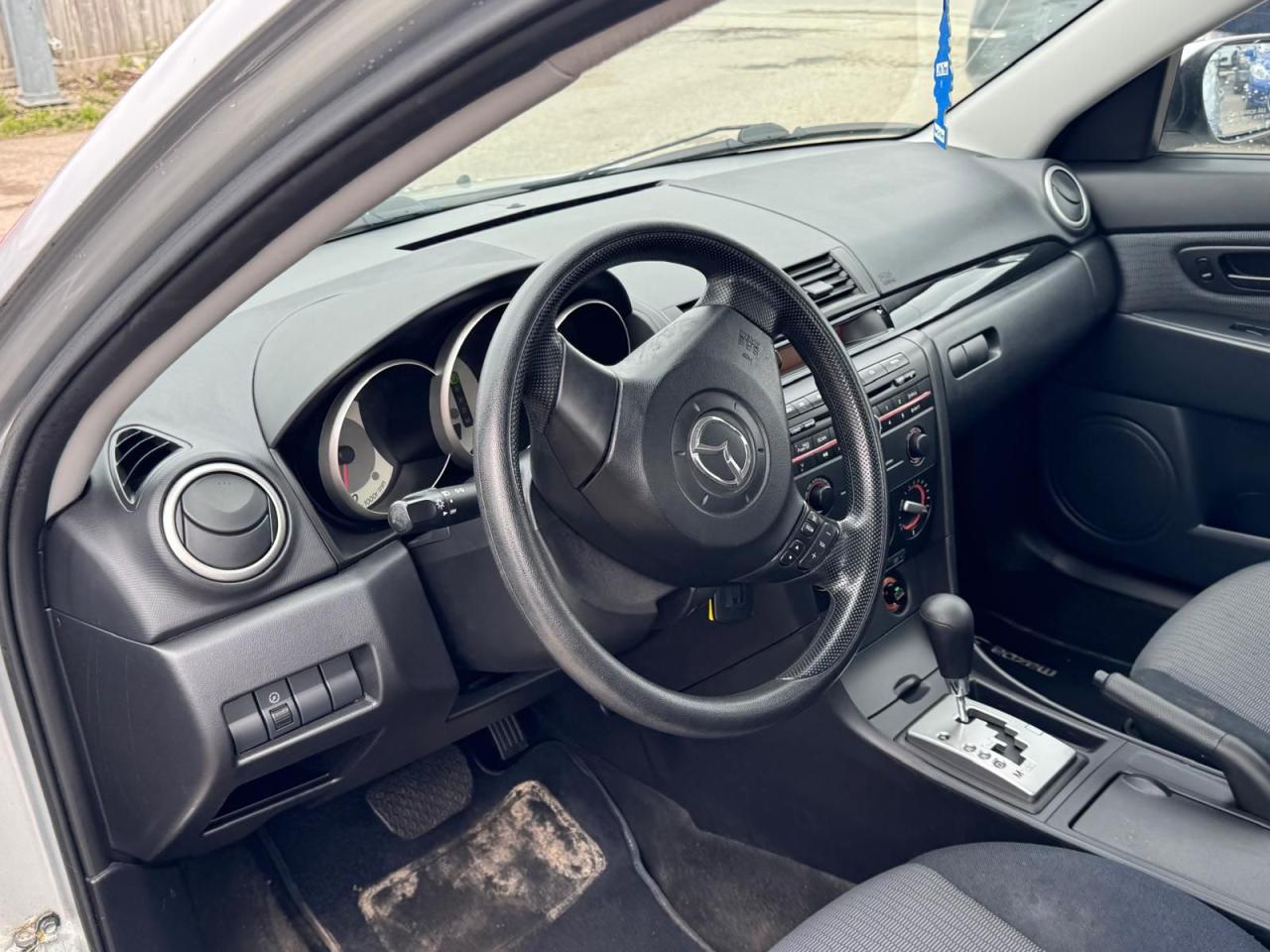 2009 Mazda MAZDA3 GX, AUTO, ONLY 61,000KMS, VERY CLEAN, CERTIFIED - Photo #11
