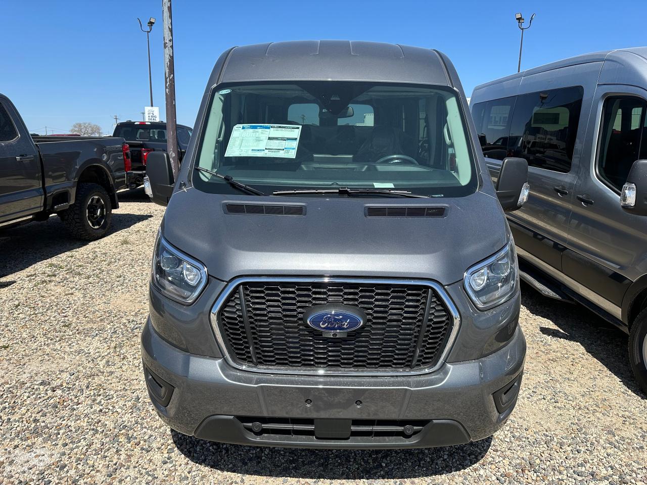 2025 Ford Transit Passenger Wagon XLT T-350 148 Med Roof  AWD 302A Photo2