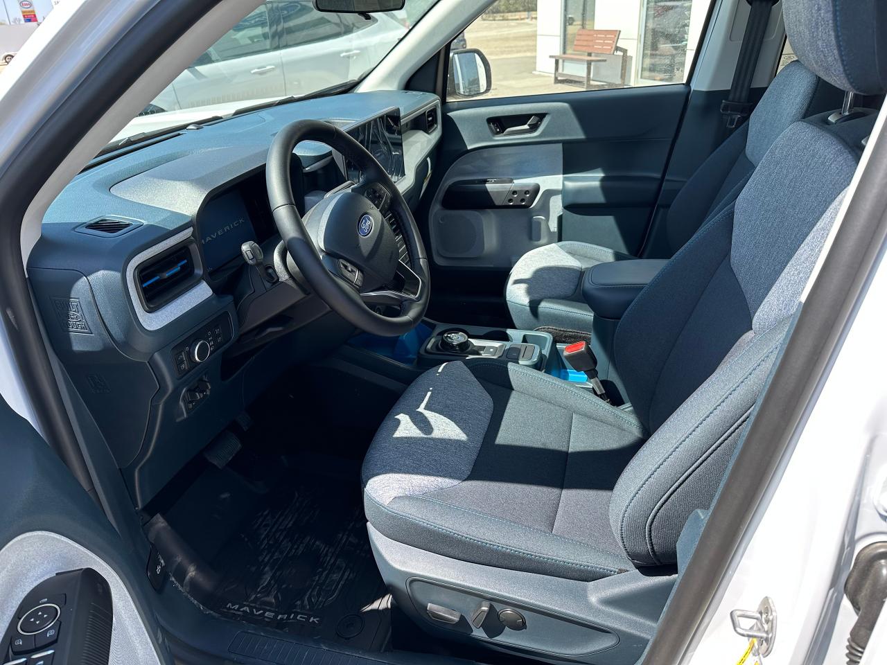 2025 Ford Maverick XLT AWD SuperCrew 301A Photo5