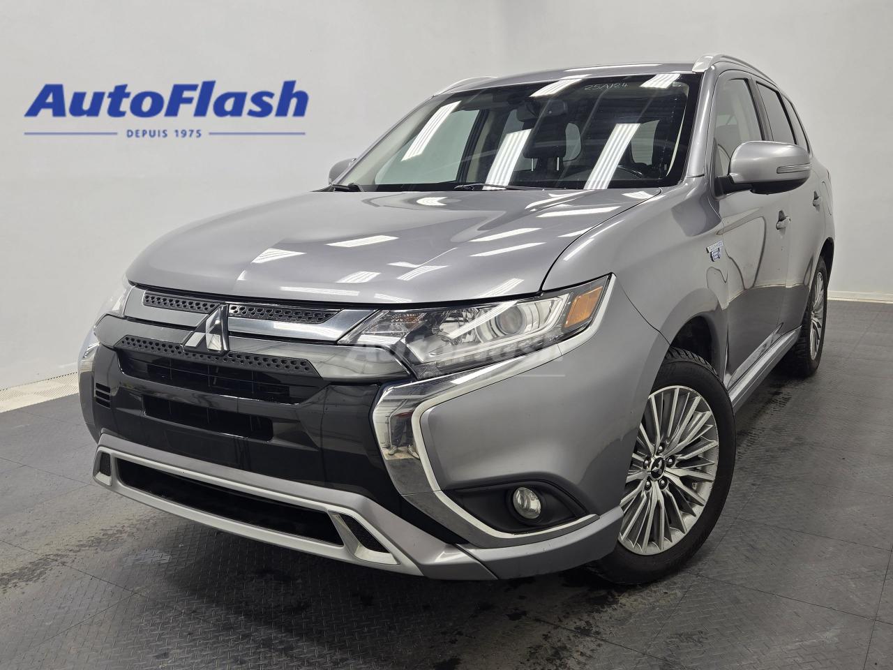 Used 2020 Mitsubishi Outlander Phev 2.0L PHEV AWD, CUIR, TOIT OUVRANT, CARPLAY, CAMERA for sale in Saint-Hubert, QC