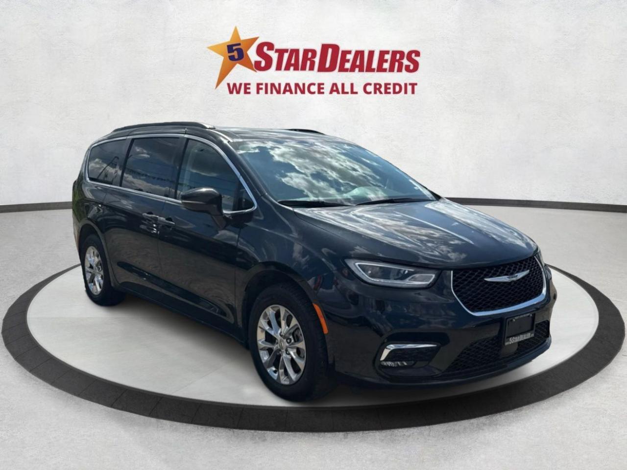 Used 2022 Chrysler Pacifica Touring L 7 PASS LEATHER LOADED! WE FINANCE ALL! for sale in London, ON