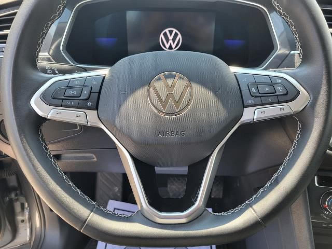 2023 Volkswagen Tiguan Trendline 7 Pass Photo10