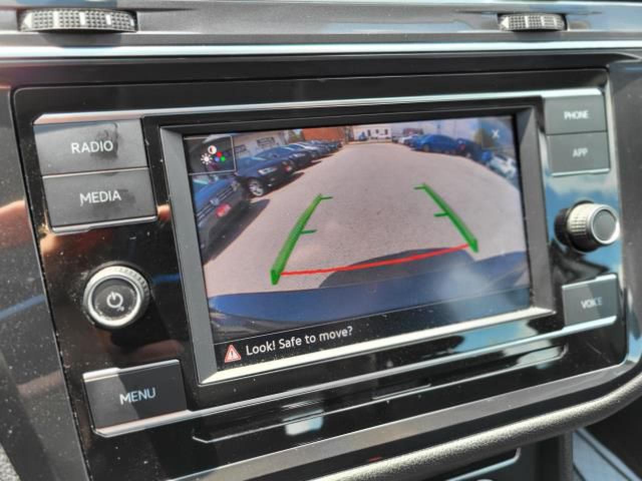 2023 Volkswagen Tiguan Trendline 7 Pass Photo14