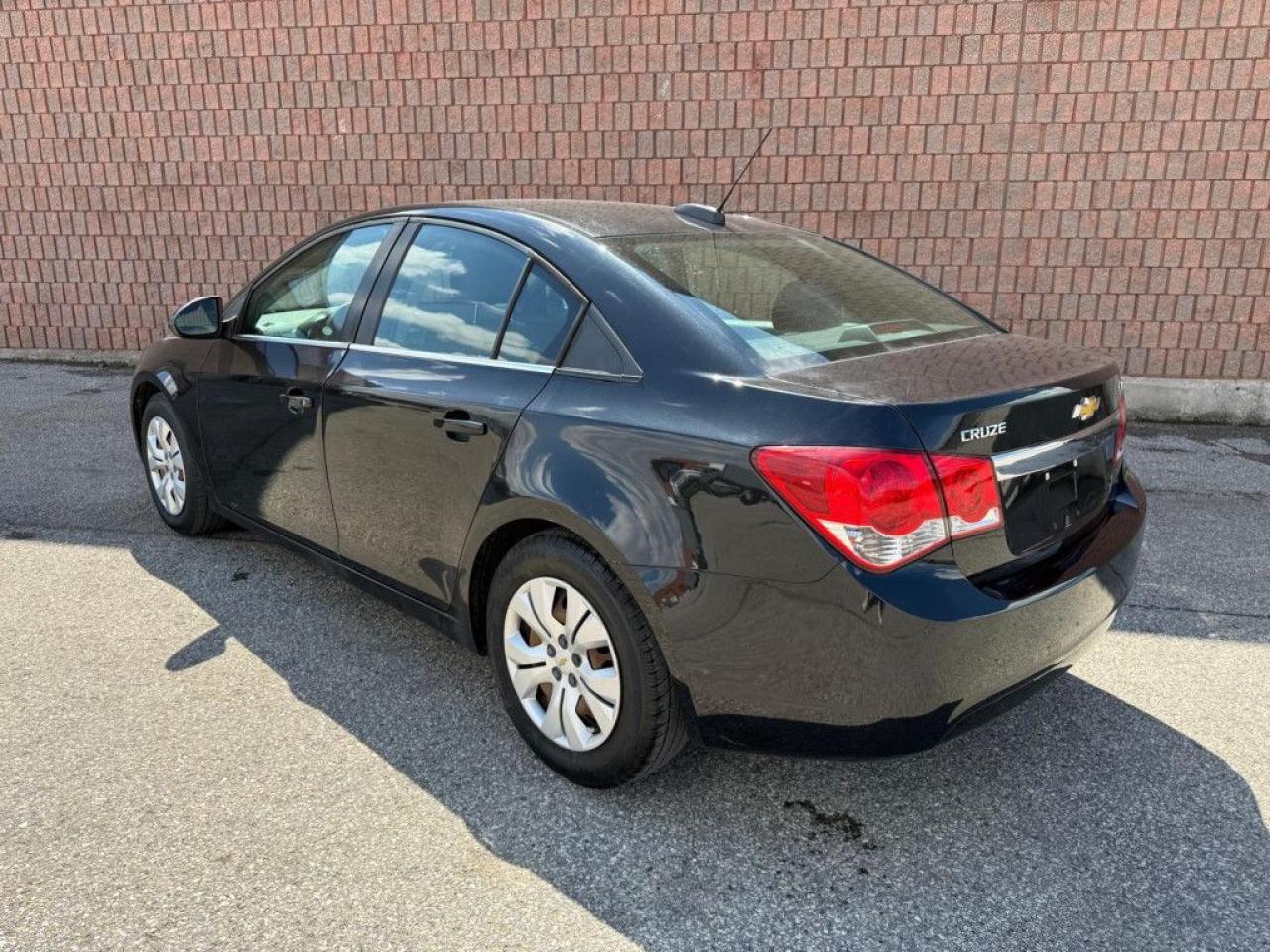 2015 Chevrolet Cruze LT | ONE-OWNER | CLEAN CARFAX | BACK-UP CAM | REMOTE STARTER | BLUETOOTH | - Photo #4