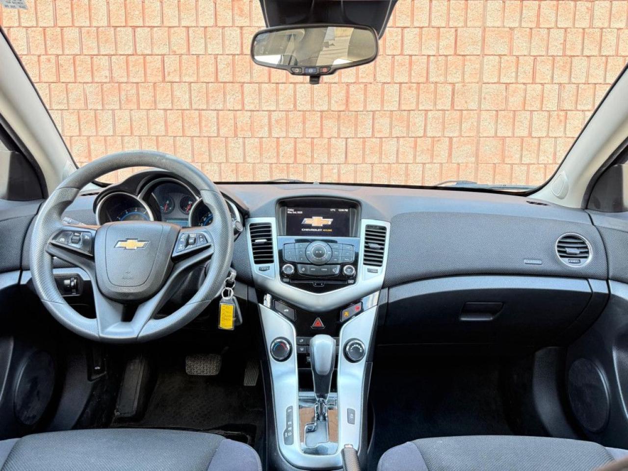 2015 Chevrolet Cruze LT | ONE-OWNER | CLEAN CARFAX | BACK-UP CAM | REMOTE STARTER | BLUETOOTH | - Photo #12