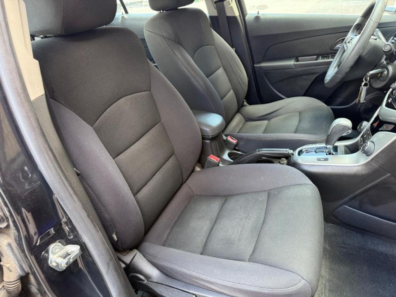 2015 Chevrolet Cruze LT | ONE-OWNER | CLEAN CARFAX | BACK-UP CAM | REMOTE STARTER | BLUETOOTH | - Photo #17