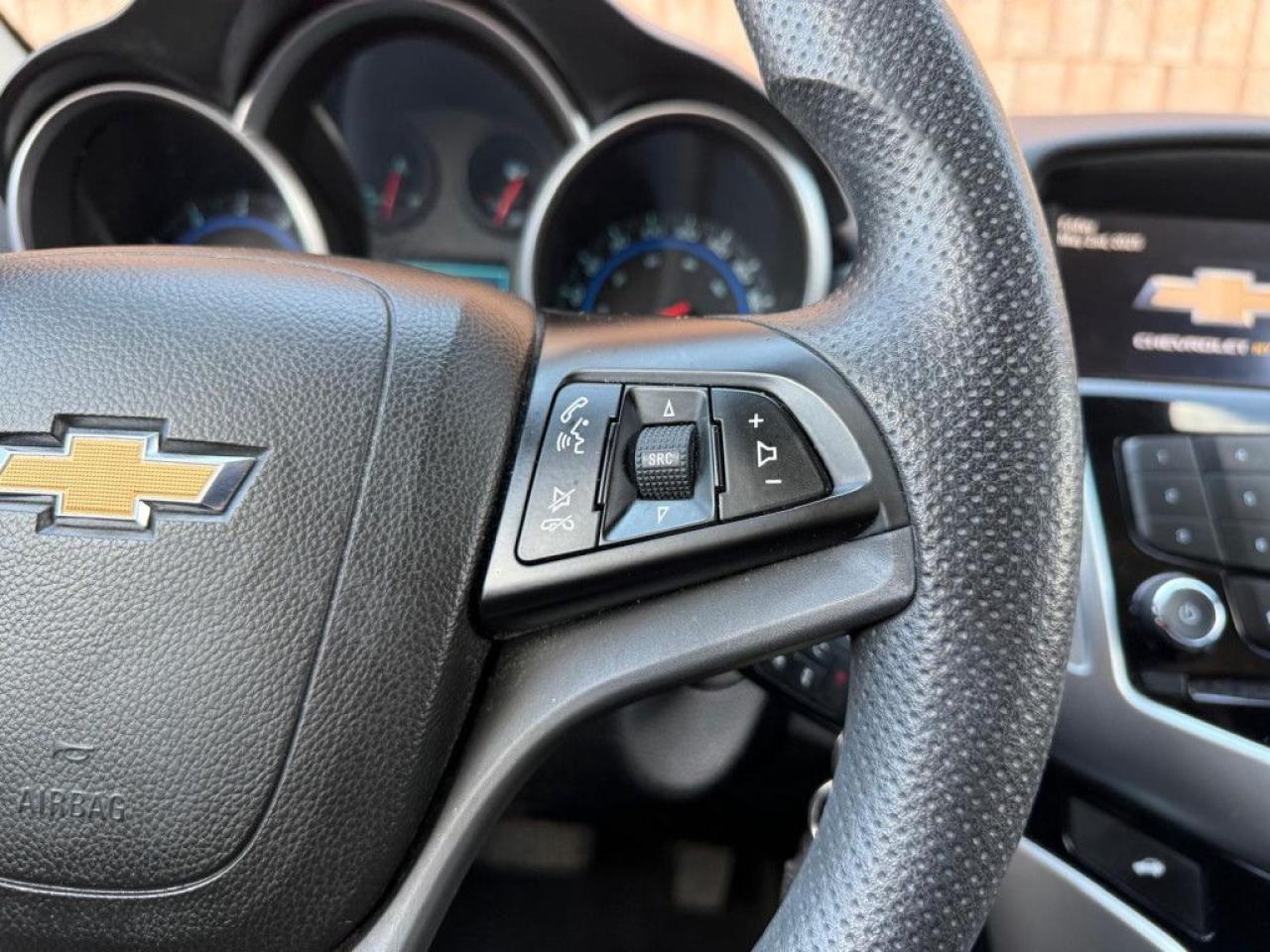 2015 Chevrolet Cruze LT | ONE-OWNER | CLEAN CARFAX | BACK-UP CAM | REMOTE STARTER | BLUETOOTH | - Photo #23