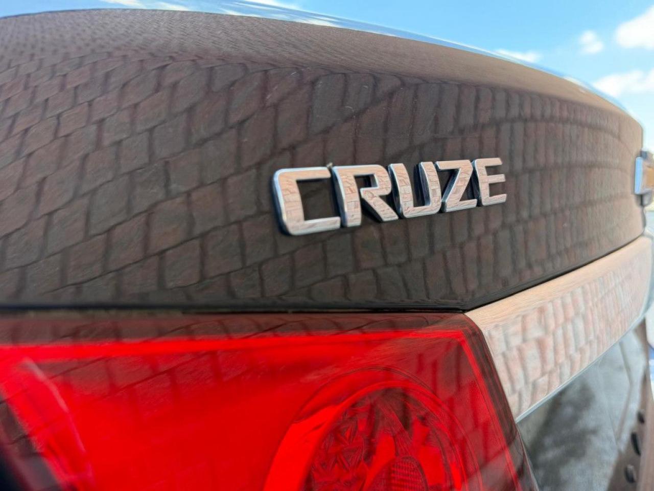 2015 Chevrolet Cruze LT | ONE-OWNER | CLEAN CARFAX | BACK-UP CAM | REMOTE STARTER | BLUETOOTH | - Photo #27