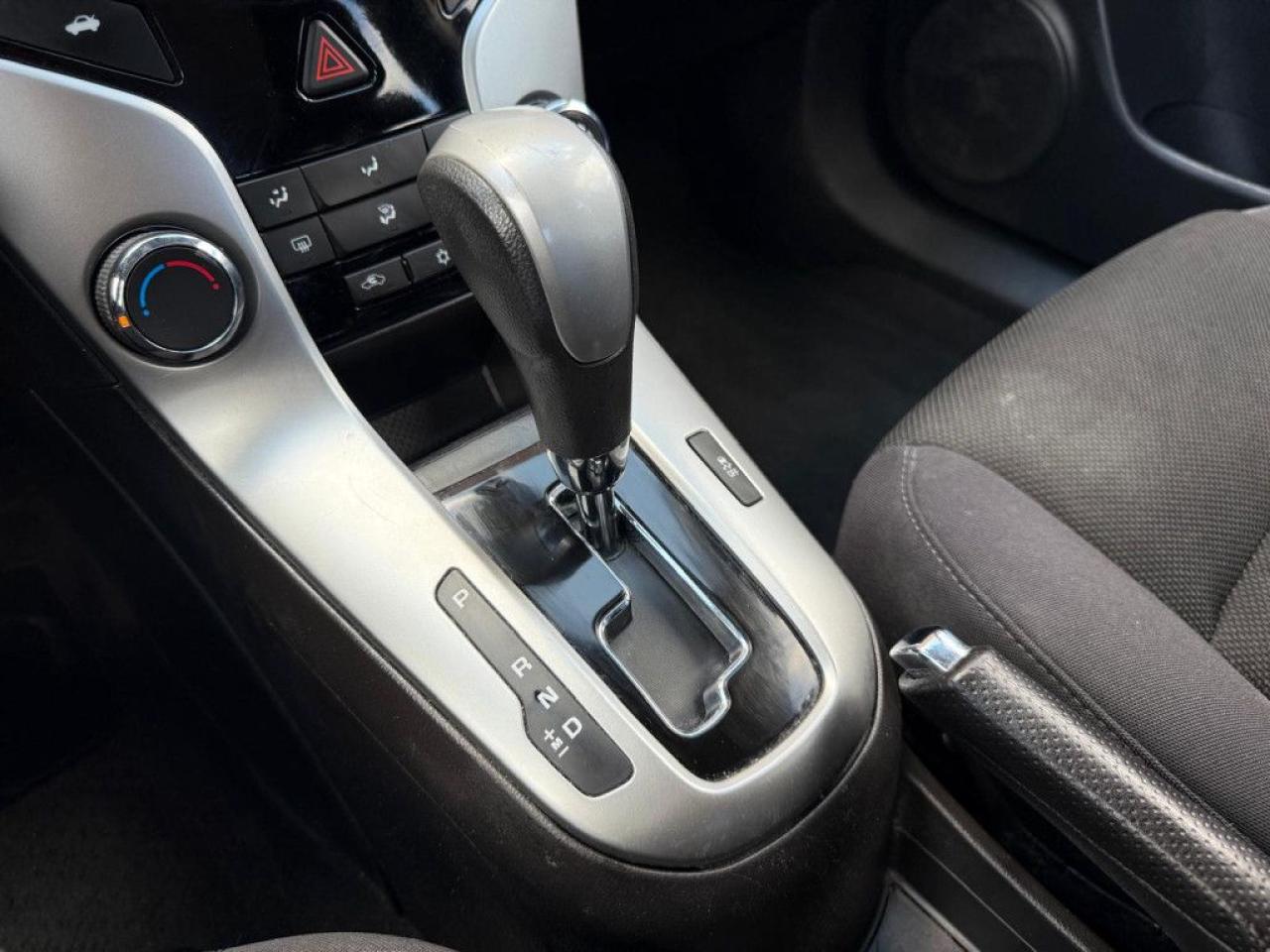2015 Chevrolet Cruze LT | ONE-OWNER | CLEAN CARFAX | BACK-UP CAM | REMOTE STARTER | BLUETOOTH | - Photo #28