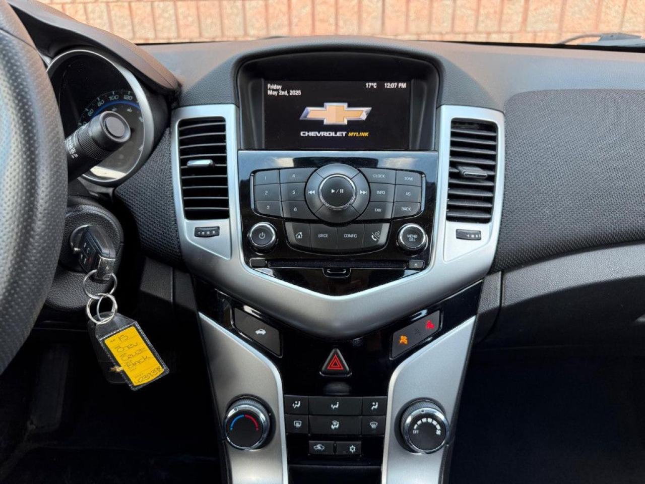 2015 Chevrolet Cruze LT | ONE-OWNER | CLEAN CARFAX | BACK-UP CAM | REMOTE STARTER | BLUETOOTH | - Photo #30