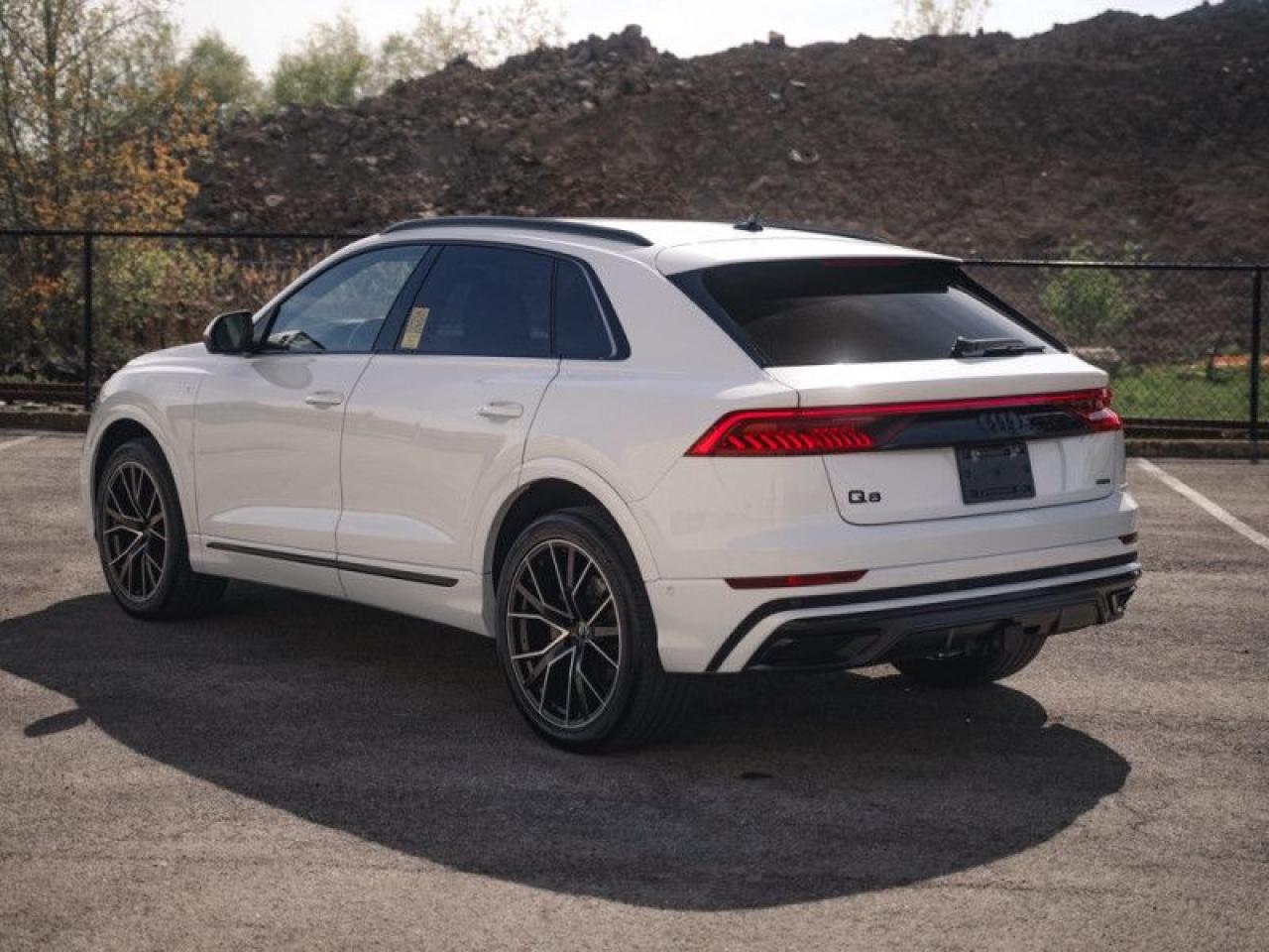 2021 Audi Q8 55 Progressiv S-Line  **PANO ROOF - 360 CAM** Photo2