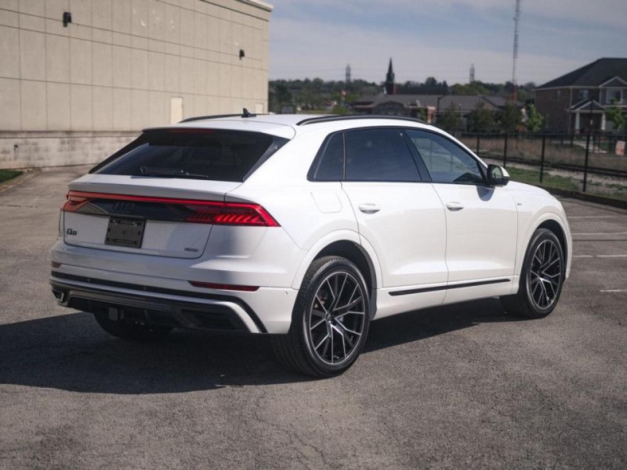 2021 Audi Q8 55 Progressiv S-Line  **PANO ROOF - 360 CAM** Photo4
