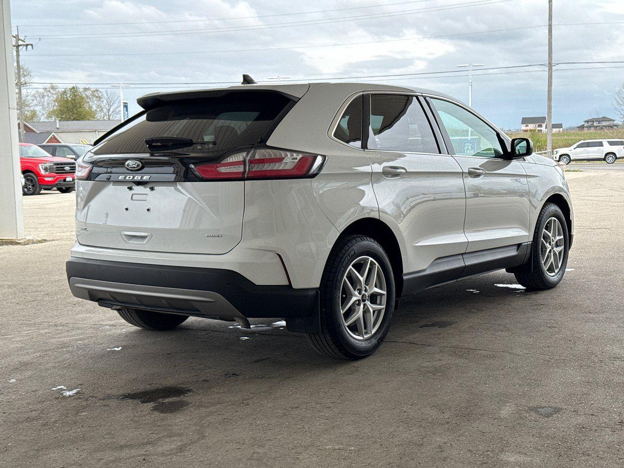 2024 Ford Edge SEL - Photo #7