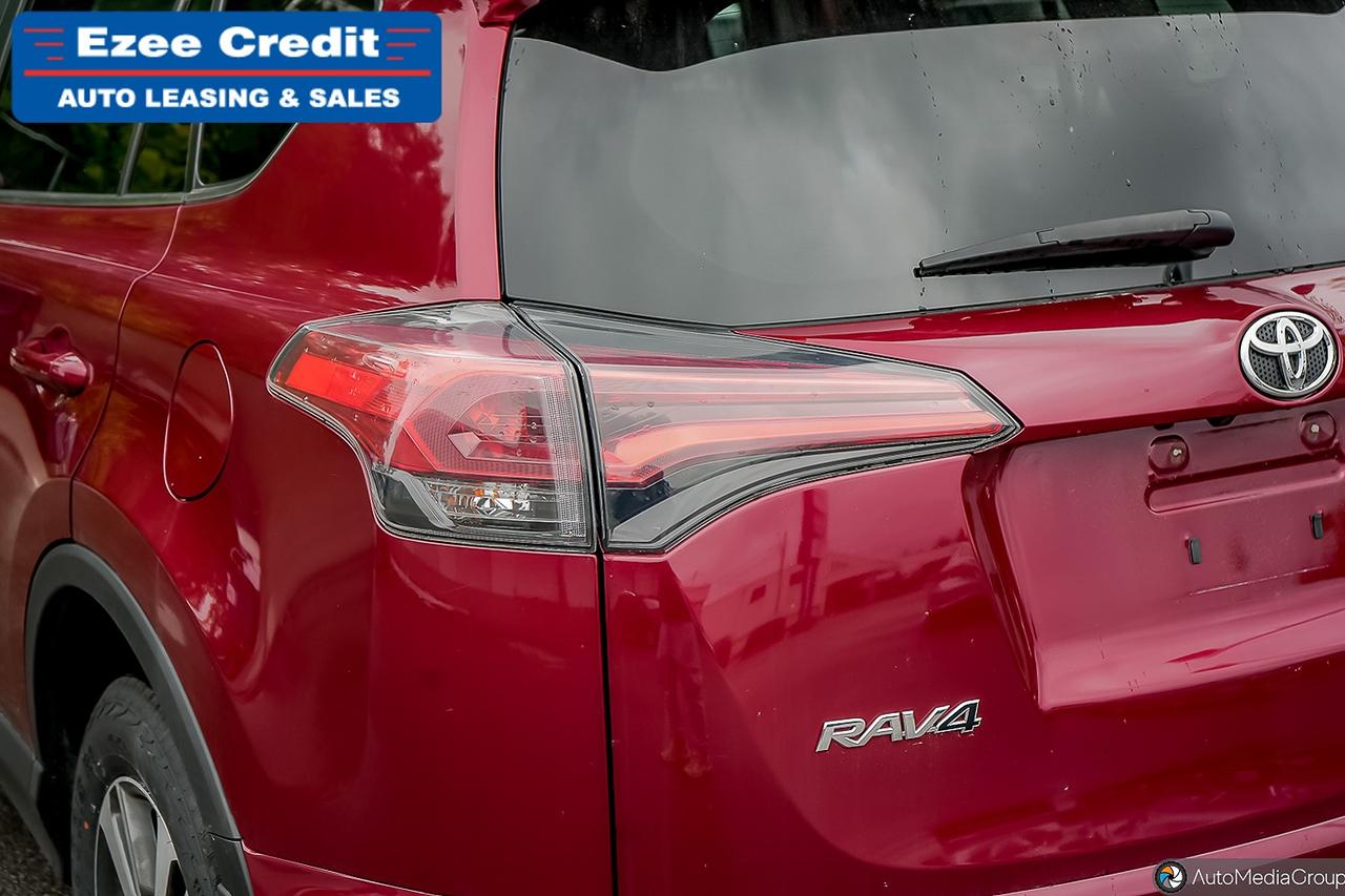 2018 Toyota RAV4 LE Photo