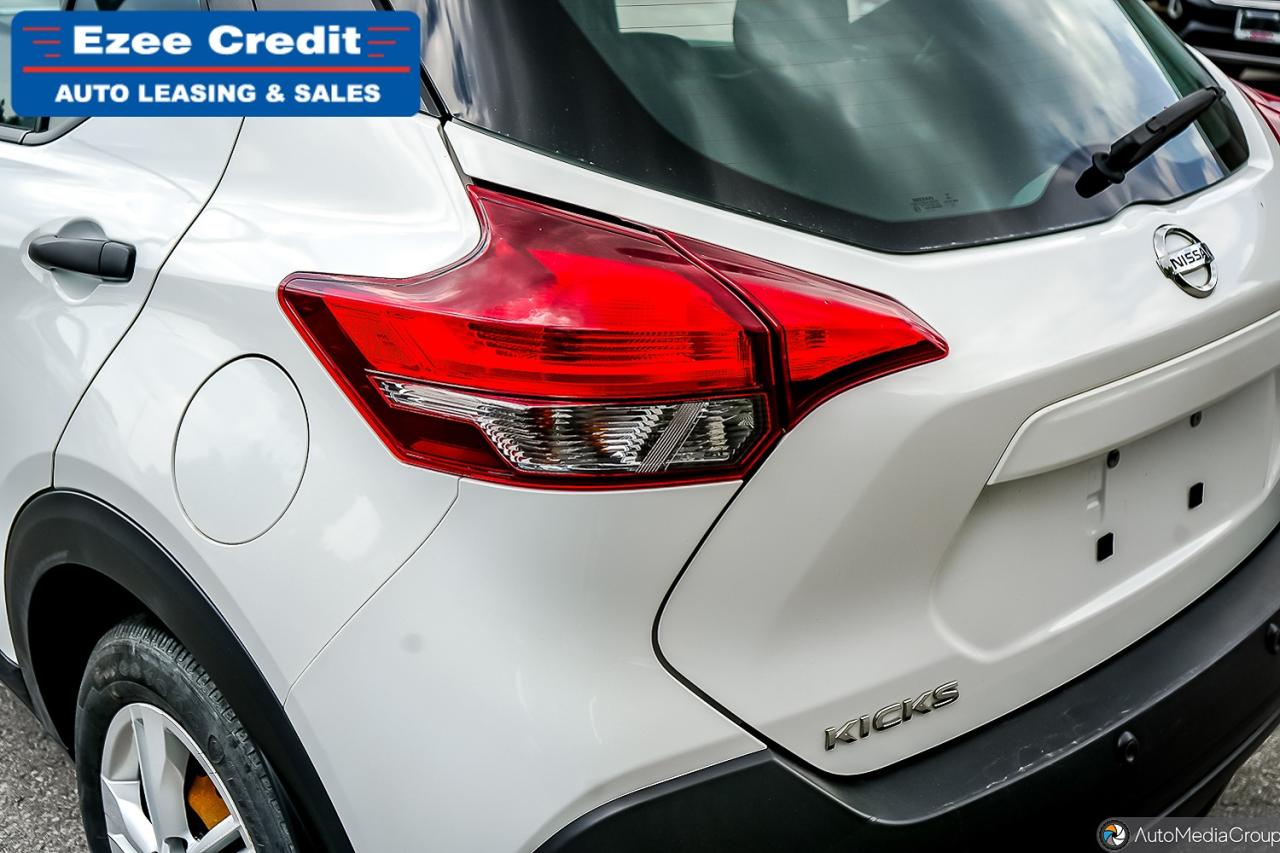 2020 Nissan Kicks S Photo6