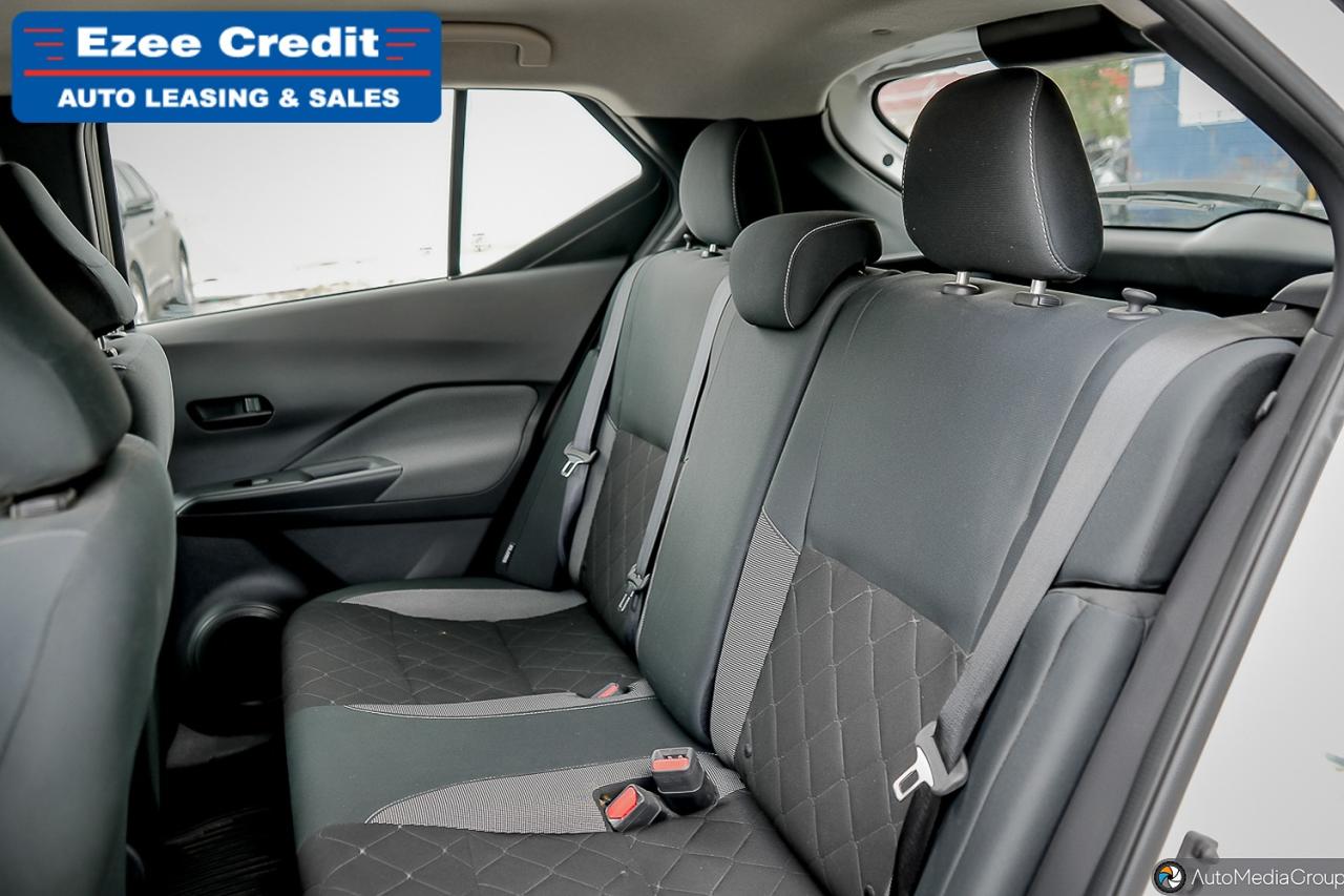 2020 Nissan Kicks S Photo13