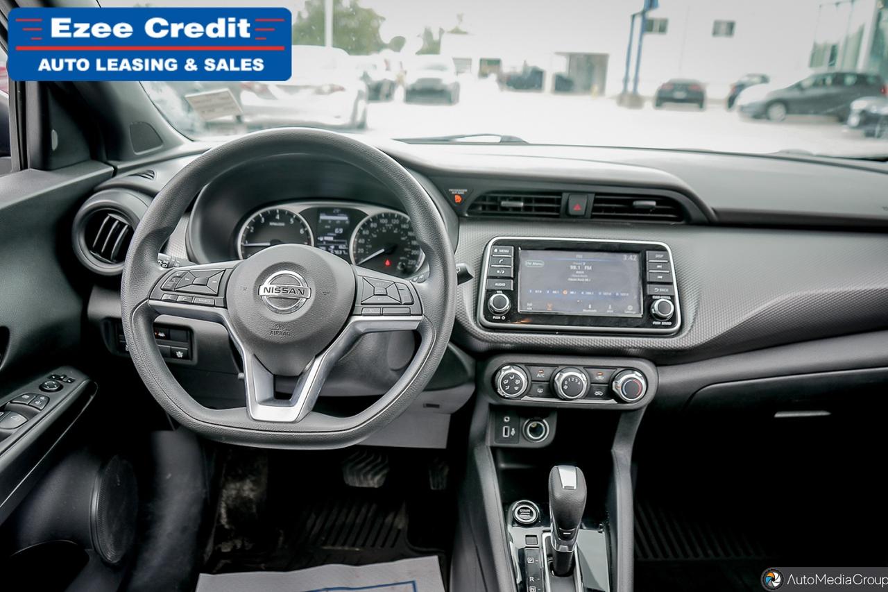 2020 Nissan Kicks S Photo14