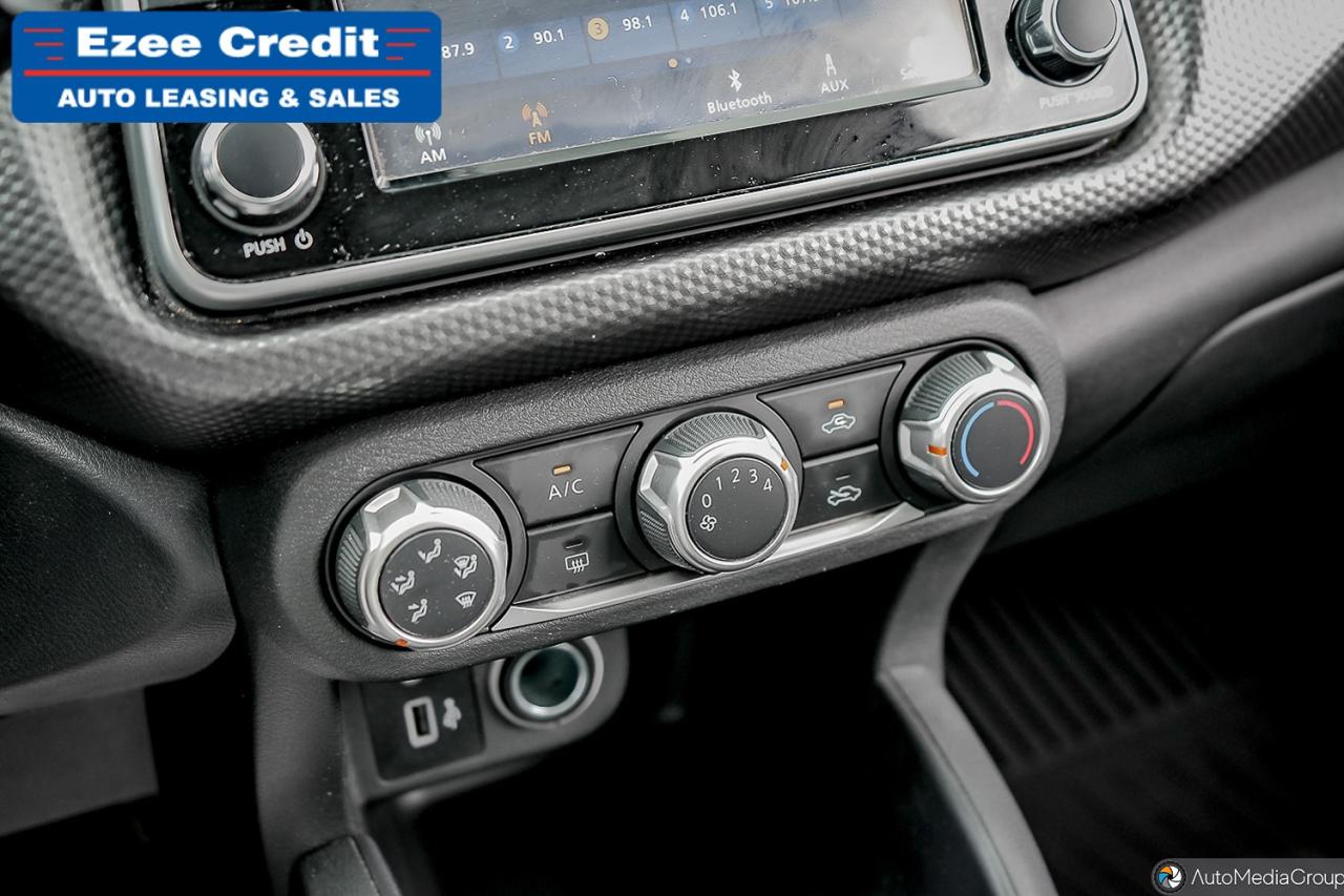 2020 Nissan Kicks S Photo20