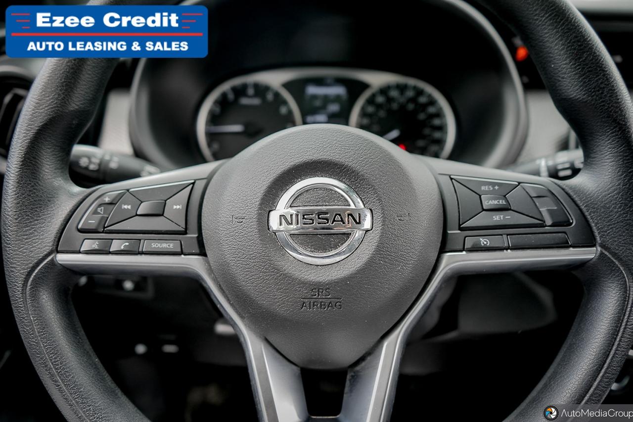 2020 Nissan Kicks S Photo17
