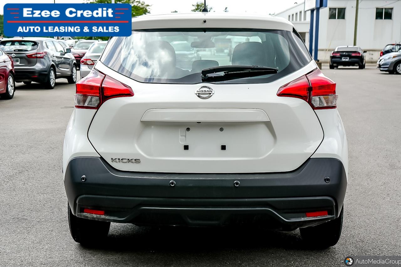 2020 Nissan Kicks S Photo5