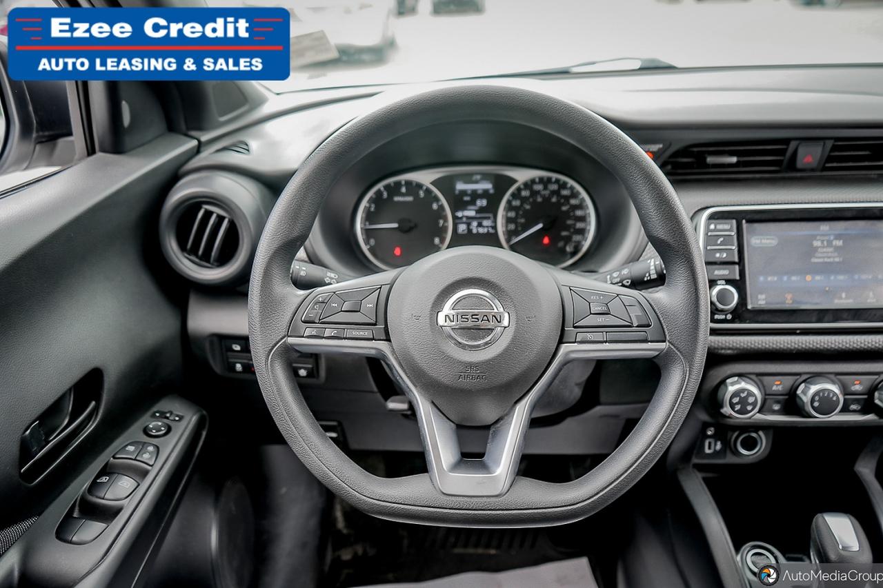 2020 Nissan Kicks S Photo16