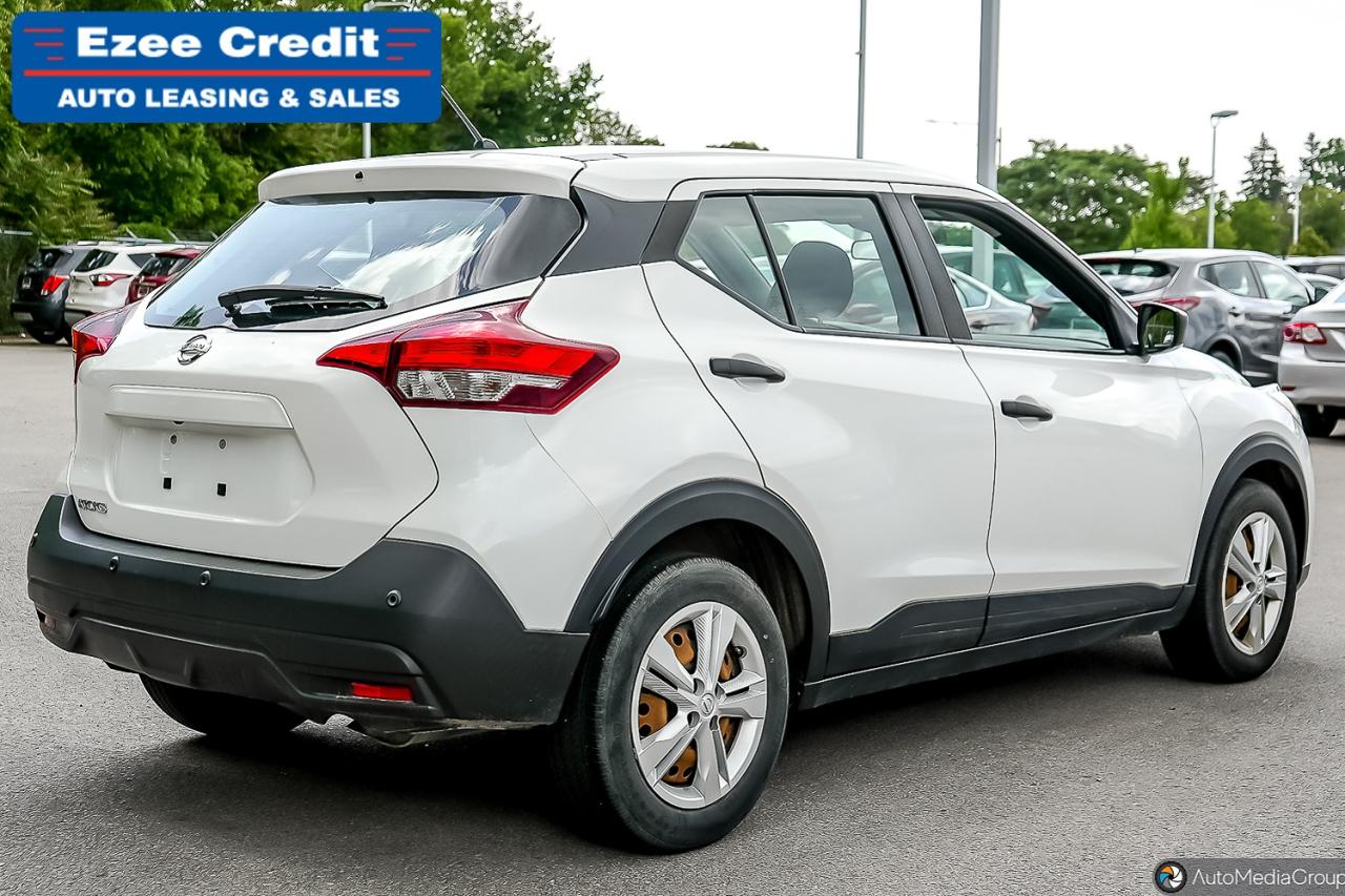 2020 Nissan Kicks S Photo4