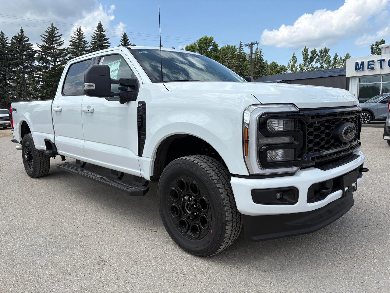 2025 Ford F-250 Super Duty SRW XLT 4WD CREW CAB 8' BOX Photo5