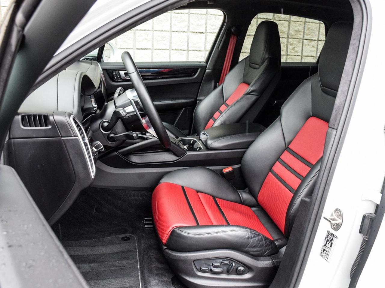 2022 Porsche Cayenne GTS Photo