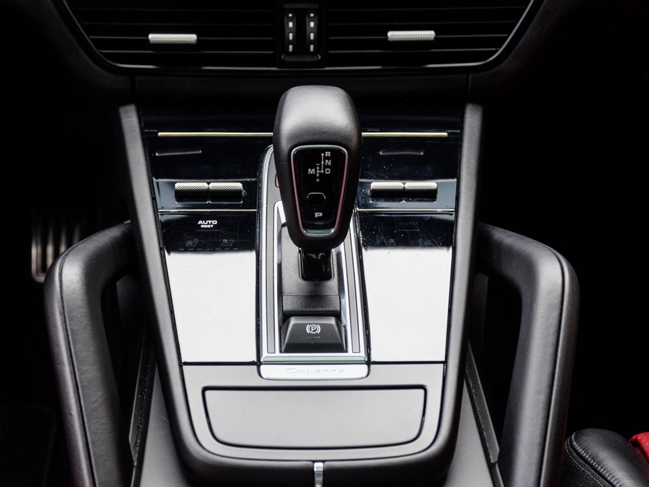 2022 Porsche Cayenne GTS Photo