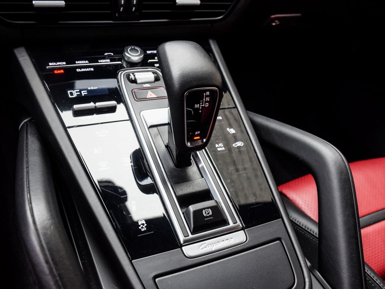 2022 Porsche Cayenne GTS Photo