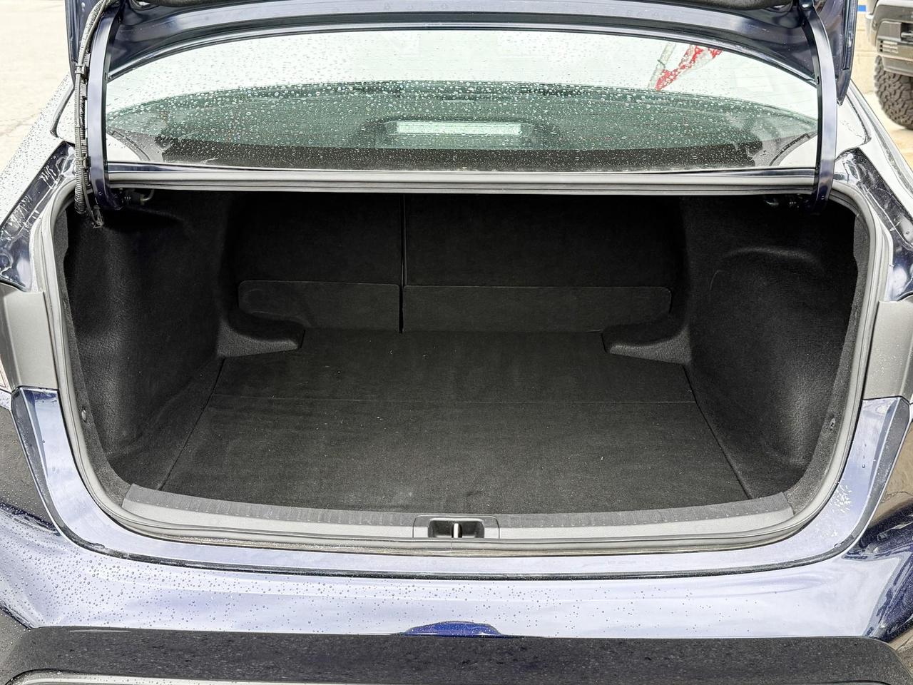 2023 Toyota Corolla 2.0L 4CYL, SE UPGRADE PACKAGE - 18" BLACK ALLOY RIMS, SUNROOF, HEATED LEATHER WRAPPED STEERING WHEEL Photo