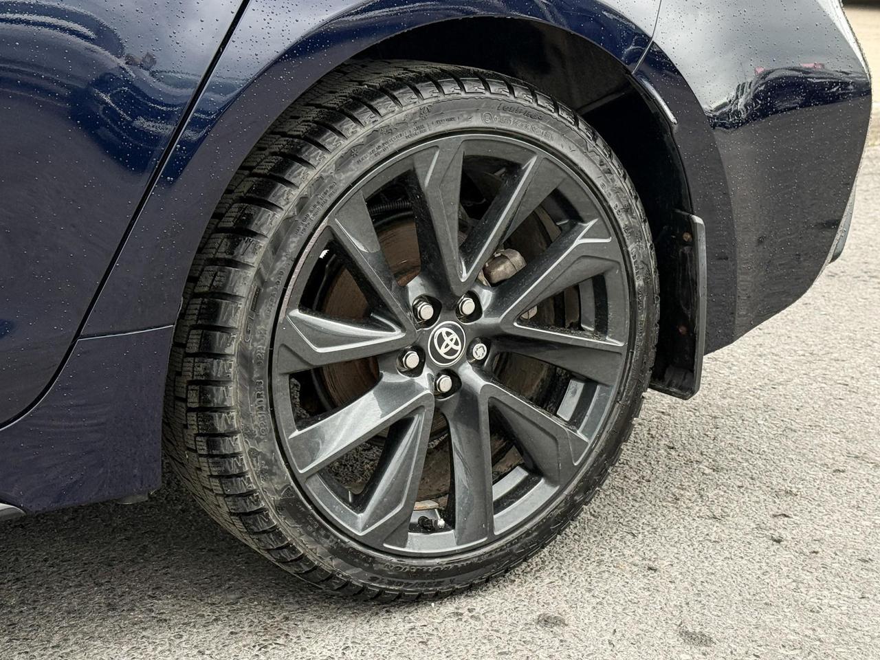 2023 Toyota Corolla 2.0L 4CYL, SE UPGRADE PACKAGE - 18" BLACK ALLOY RIMS, SUNROOF, HEATED LEATHER WRAPPED STEERING WHEEL Photo