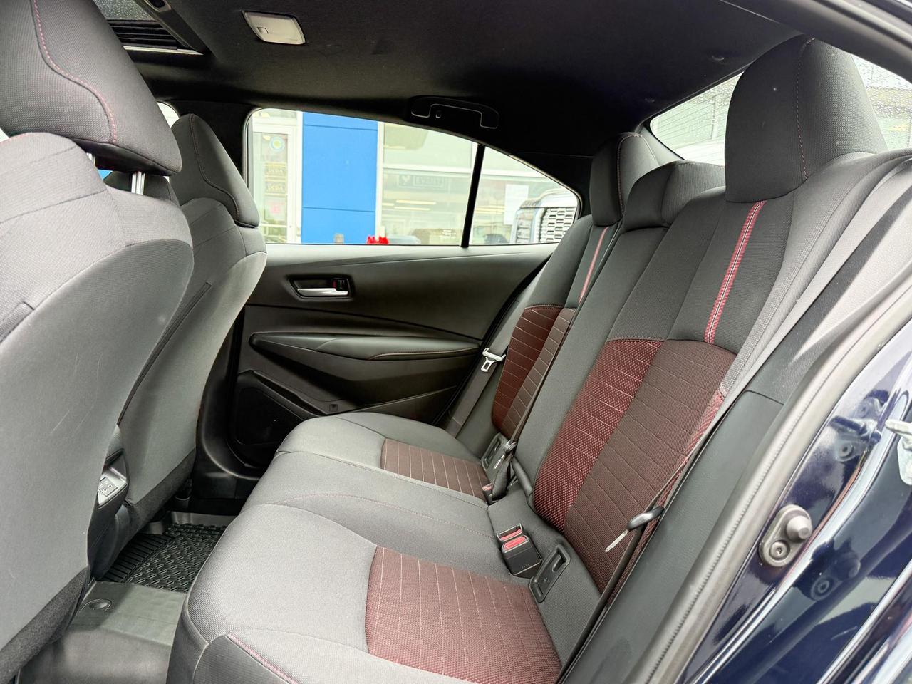2023 Toyota Corolla 2.0L 4CYL, SE UPGRADE PACKAGE - 18" BLACK ALLOY RIMS, SUNROOF, HEATED LEATHER WRAPPED STEERING WHEEL Photo