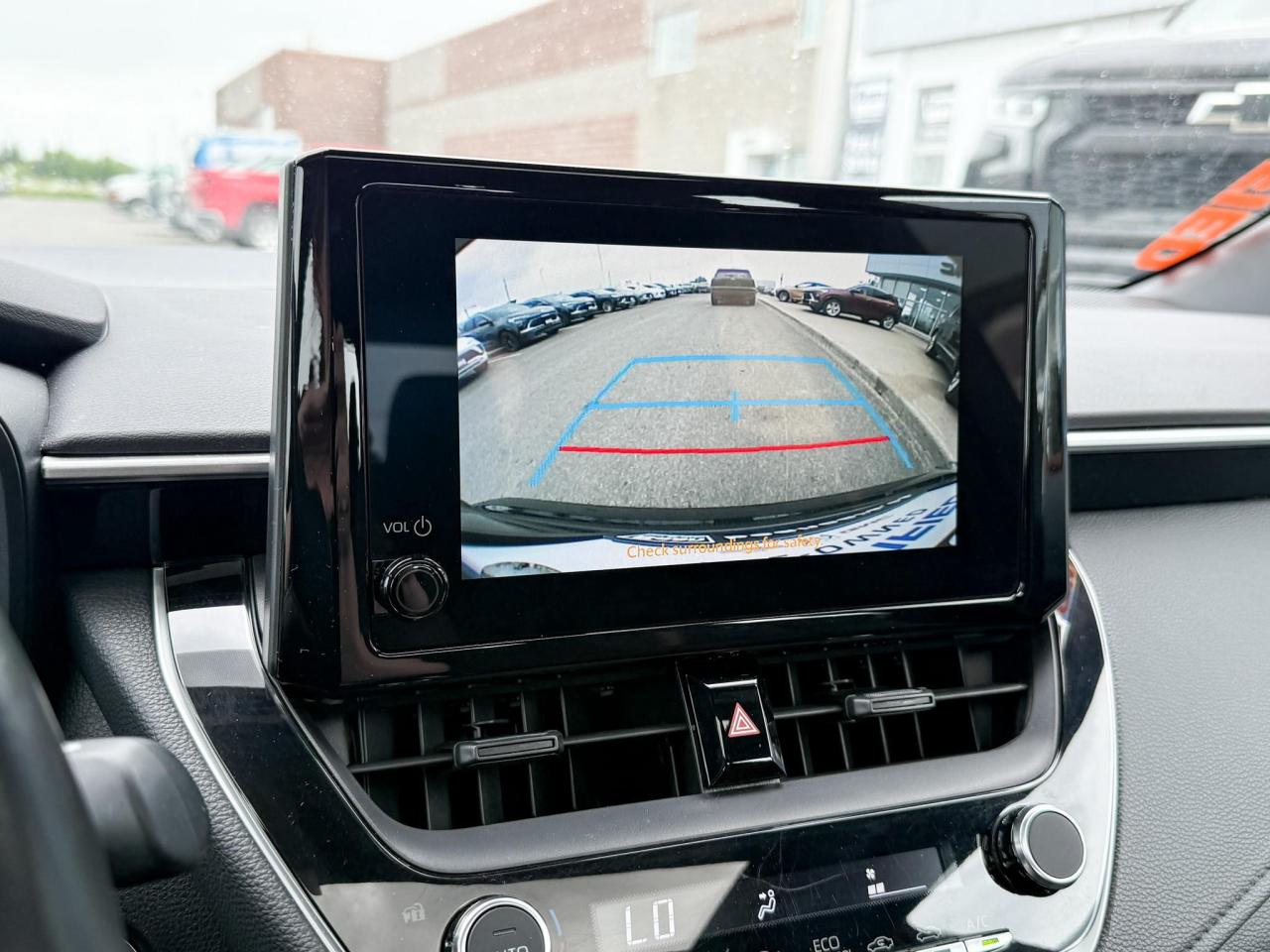 2023 Toyota Corolla 2.0L 4CYL, SE UPGRADE PACKAGE - 18" BLACK ALLOY RIMS, SUNROOF, HEATED LEATHER WRAPPED STEERING WHEEL Photo