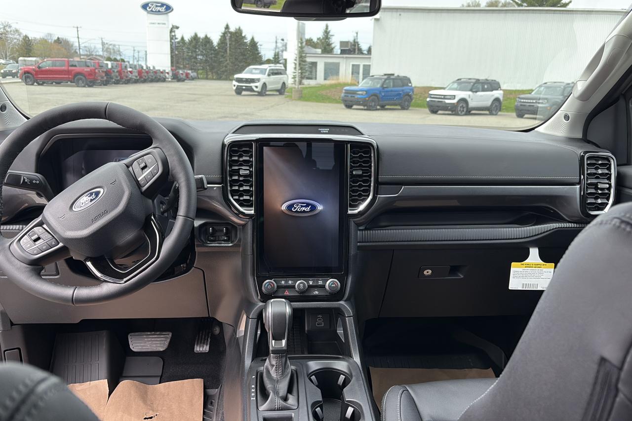 2025 Ford Ranger LARIAT® Photo3