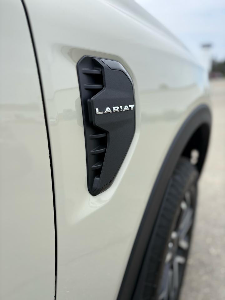 2025 Ford Ranger LARIAT® Photo2
