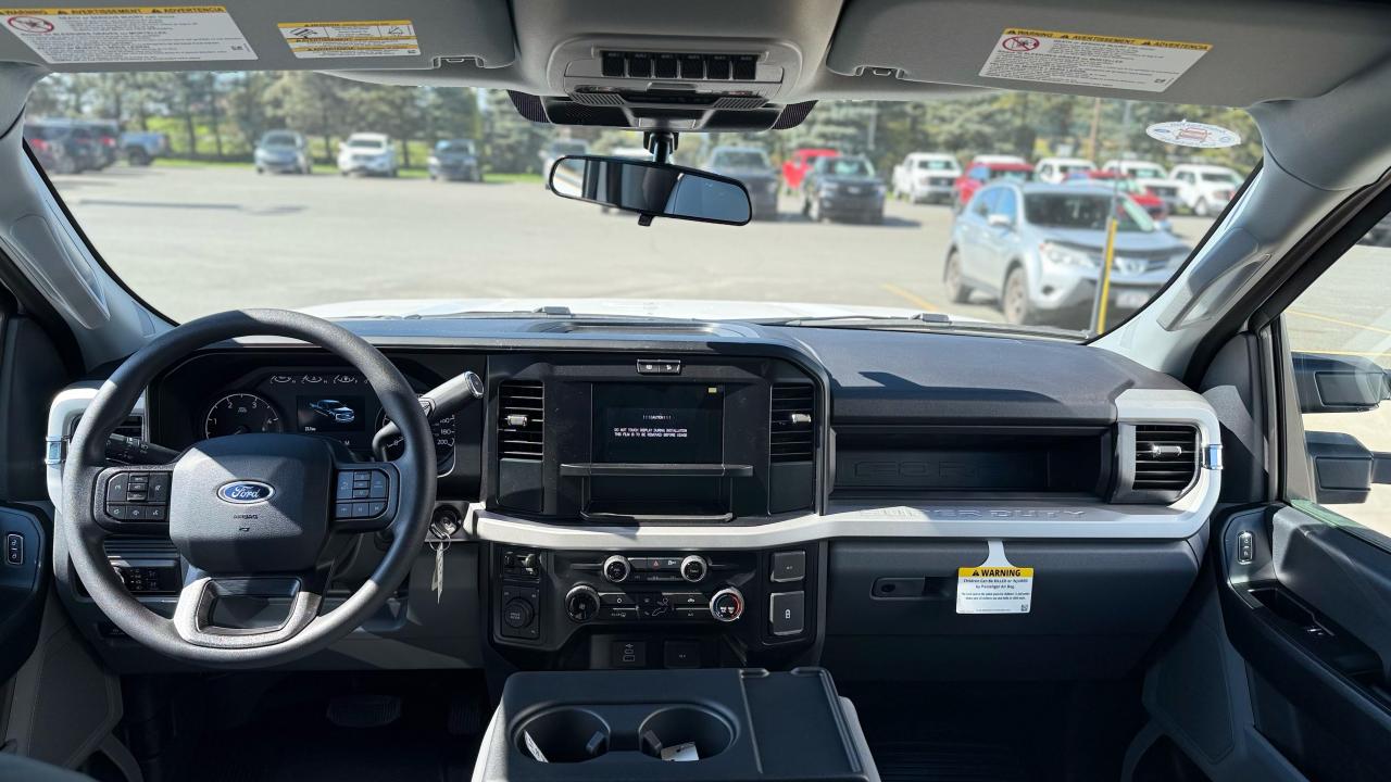 2025 Ford SUPERDUTY F-350® XL Photo5