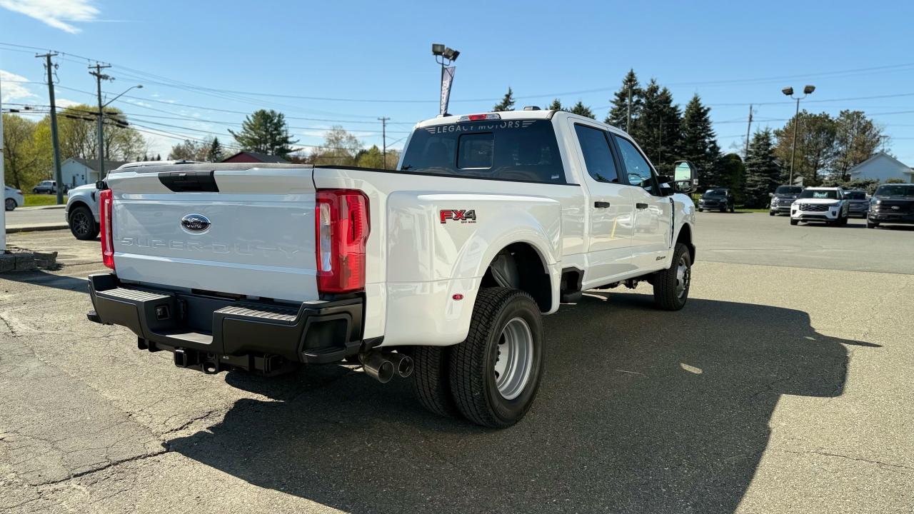 2025 Ford SUPERDUTY F-350® XL Photo2