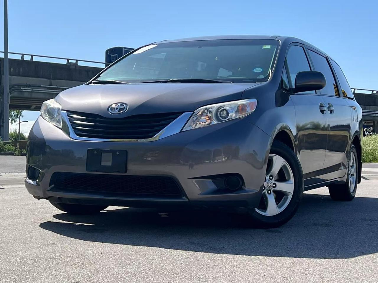 Used 2011 Toyota Sienna LE AUTO/ CLEAN TITLE/ SERVICE RECORD/ BC LOCAL for sale in Richmond, BC