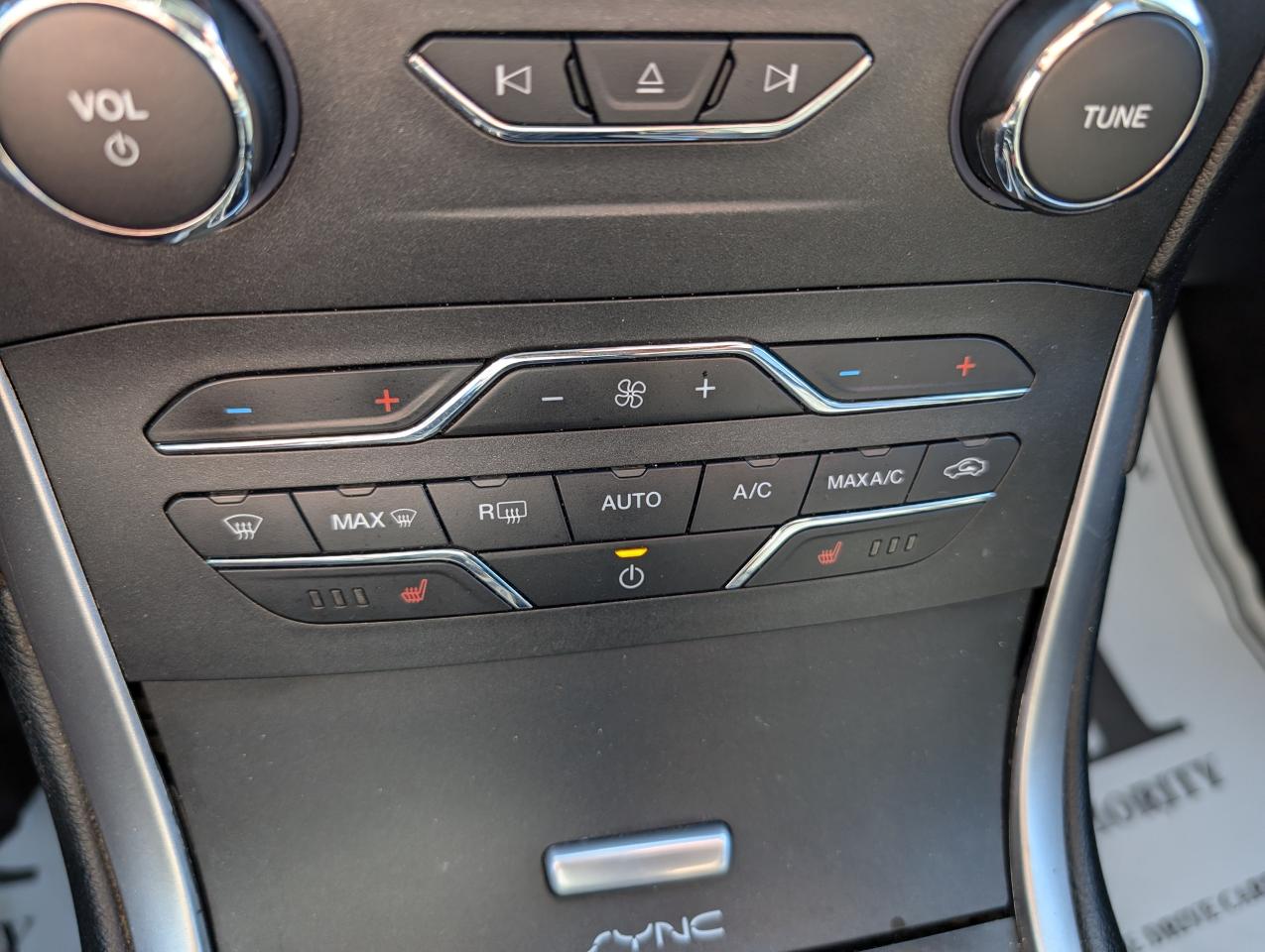 2016 Ford Edge SEL | Leather | Local Vehicle | Htd steering - Photo #11