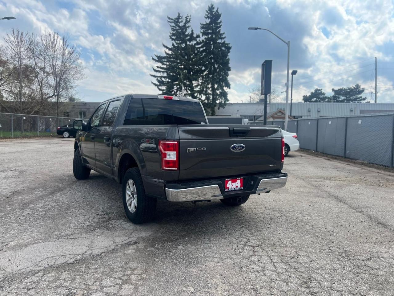 2018 Ford F-150 XLT NO ACCIDENT 4X4 BACKUP CAM BLUETOOTH SAFETY - Photo #4