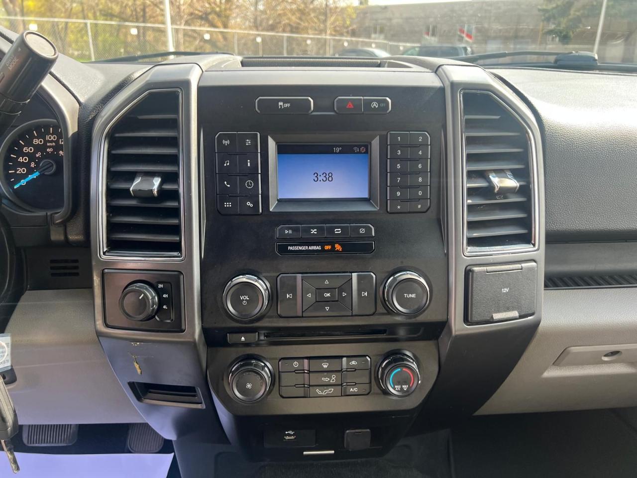 2018 Ford F-150 XLT NO ACCIDENT 4X4 BACKUP CAM BLUETOOTH SAFETY - Photo #14