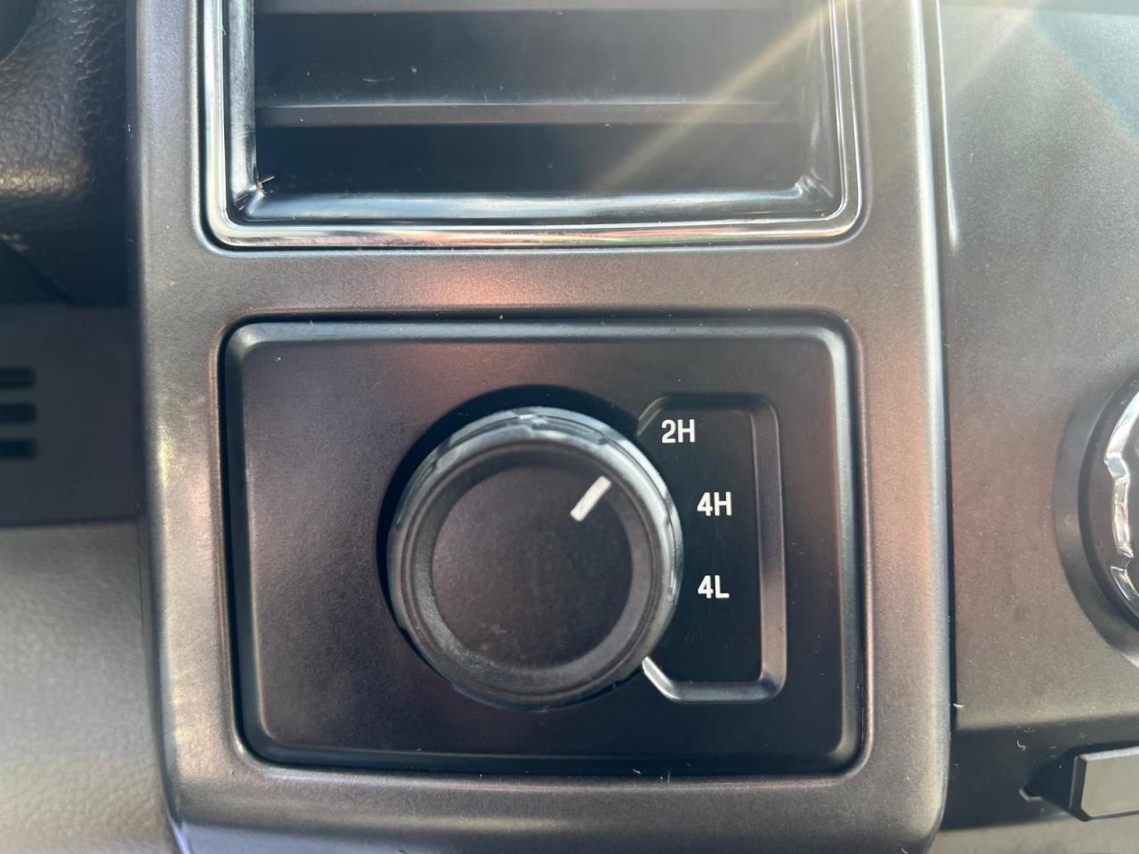 2018 Ford F-150 XLT NO ACCIDENT 4X4 BACKUP CAM BLUETOOTH SAFETY - Photo #17