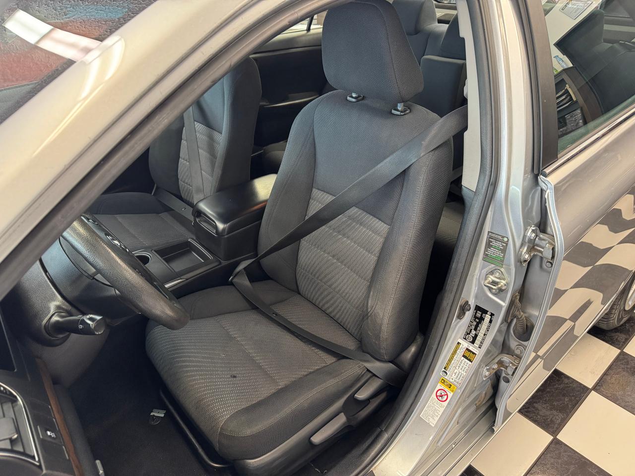 2017 Toyota Camry LE+Camera+Bluetooth+Cruise Control+A/C Photo74