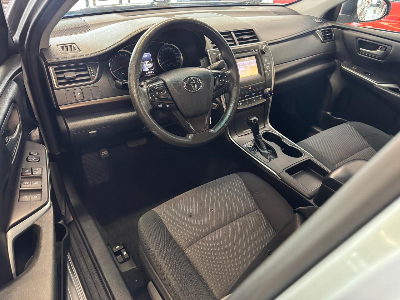 2017 Toyota Camry LE+Camera+Bluetooth+Cruise Control+A/C Photo72