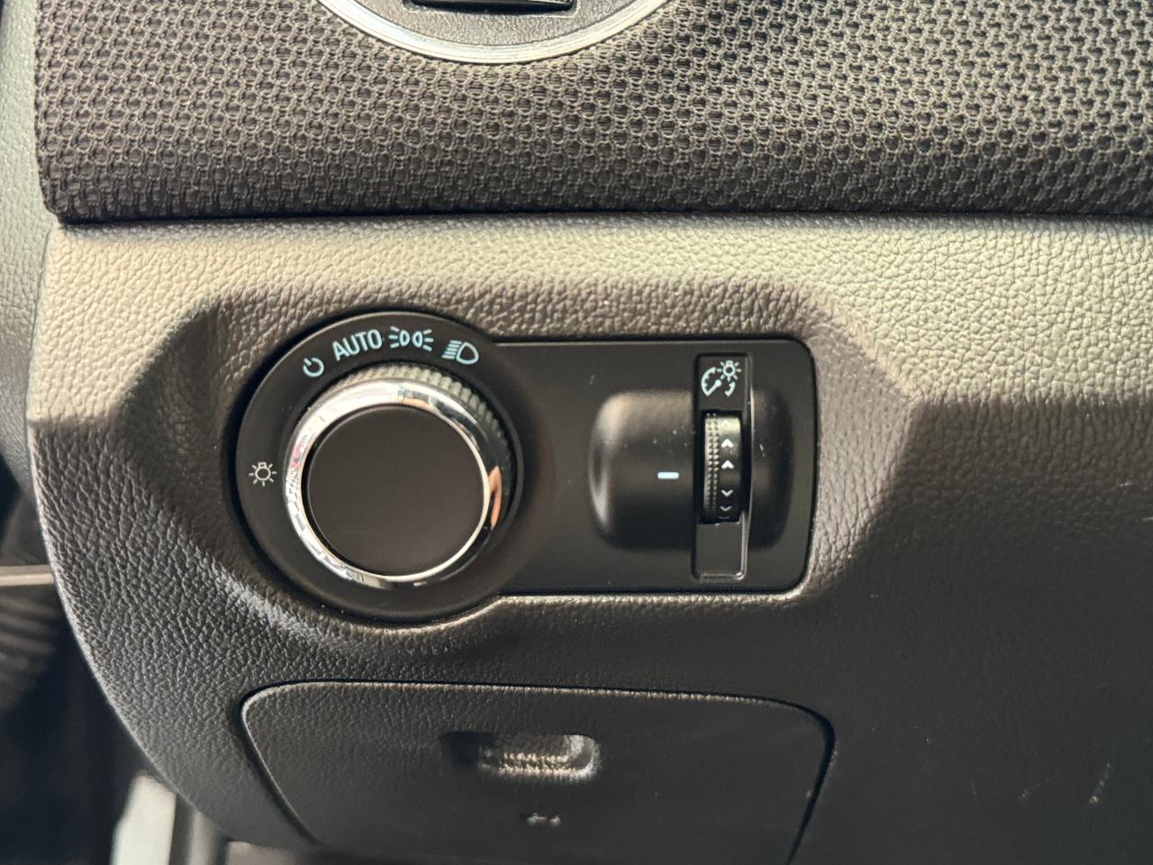 2013 Chevrolet Cruze LT Turbo+ApplePlay+Camera+Remote Start Photo104