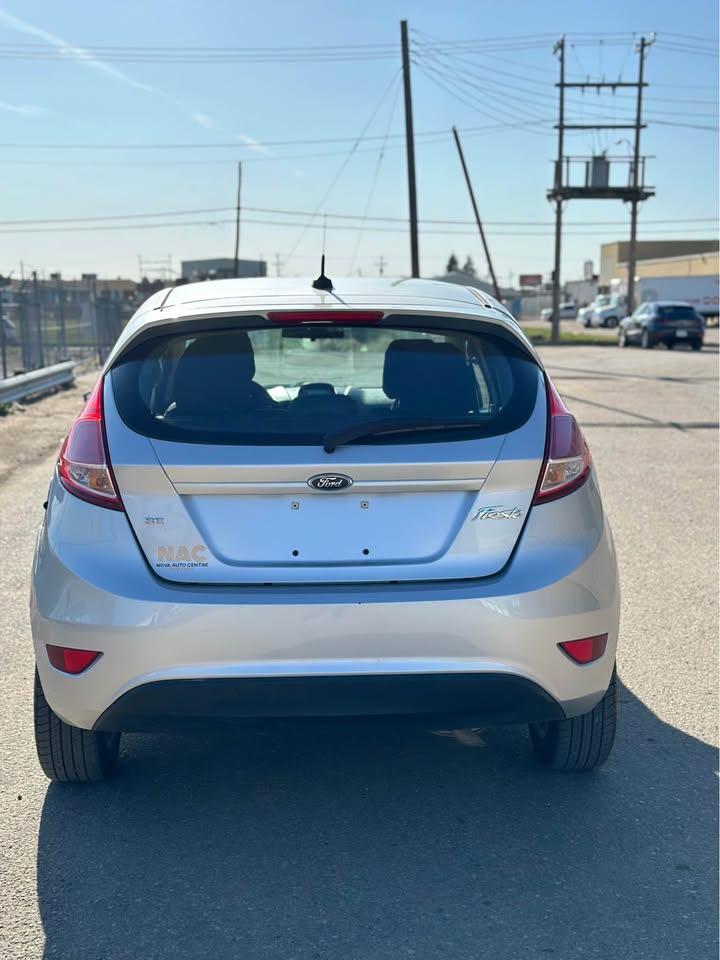 2017 Ford Fiesta SE - Photo #6