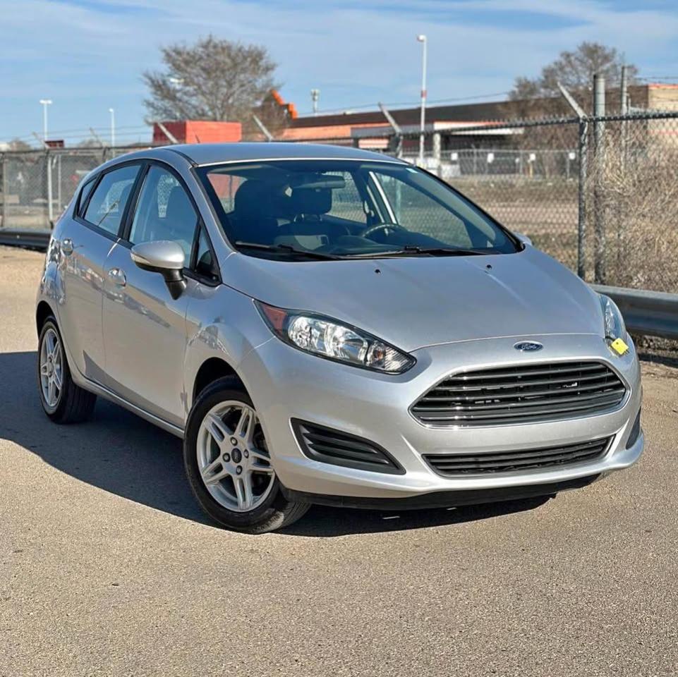 2017 Ford Fiesta SE - Photo #2