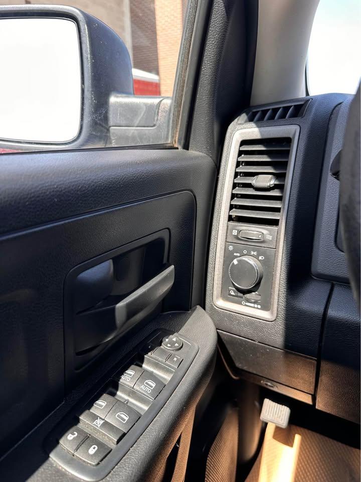 2016 RAM 1500 ST - Photo #11