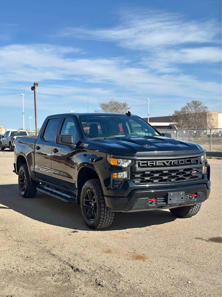2023 Chevrolet Silverado 1500 Custom Trail Boss - Photo #2